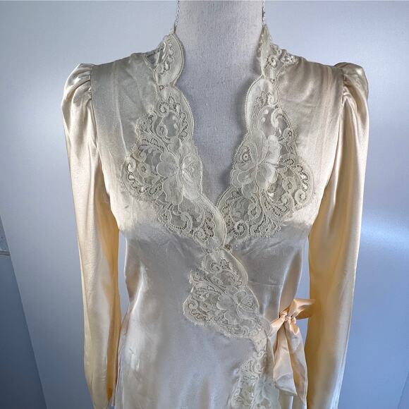 Vintage 70s Lanvin Satin & Lace Night Gown & Robe Set Wedding Bridal Honeymoon - Picture 11 of 15